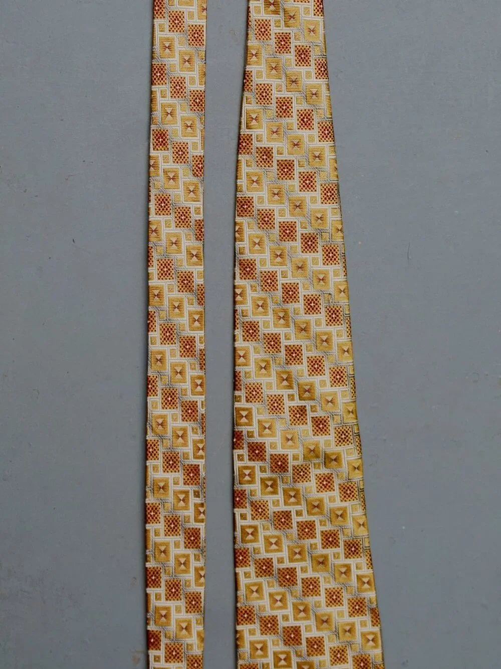 Italy Velazio Men's Gold Geometric Tie